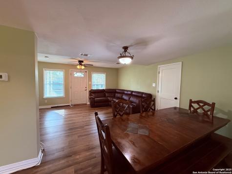 1310 South 4th Floresville TX 78114