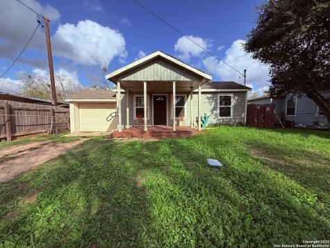 1310 South 4th Floresville TX 78114