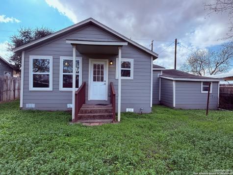 1310 South 4th Floresville TX 78114
