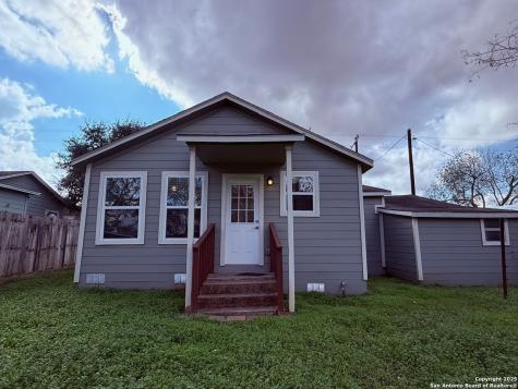 1310 South 4th Floresville TX 78114