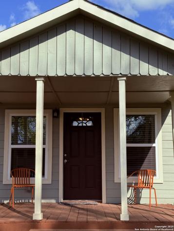1310 South 4th Floresville TX 78114