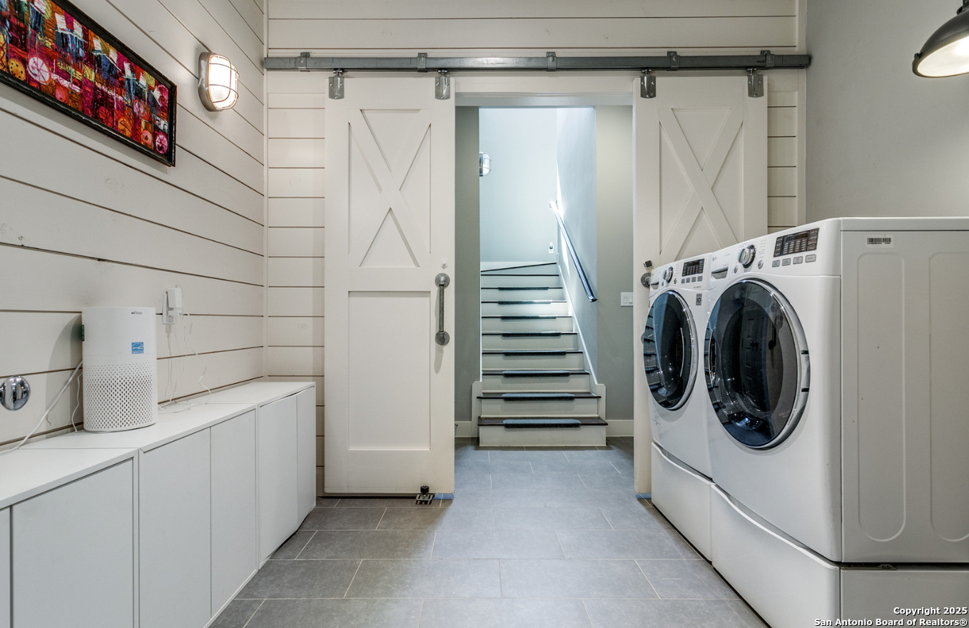 242 E Elmview Alamo Heights TX 78209