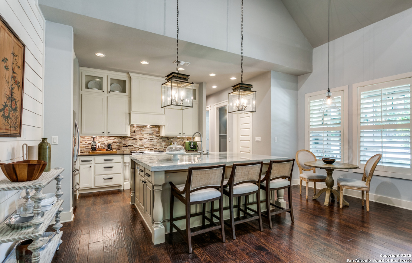 242 E Elmview Alamo Heights TX 78209