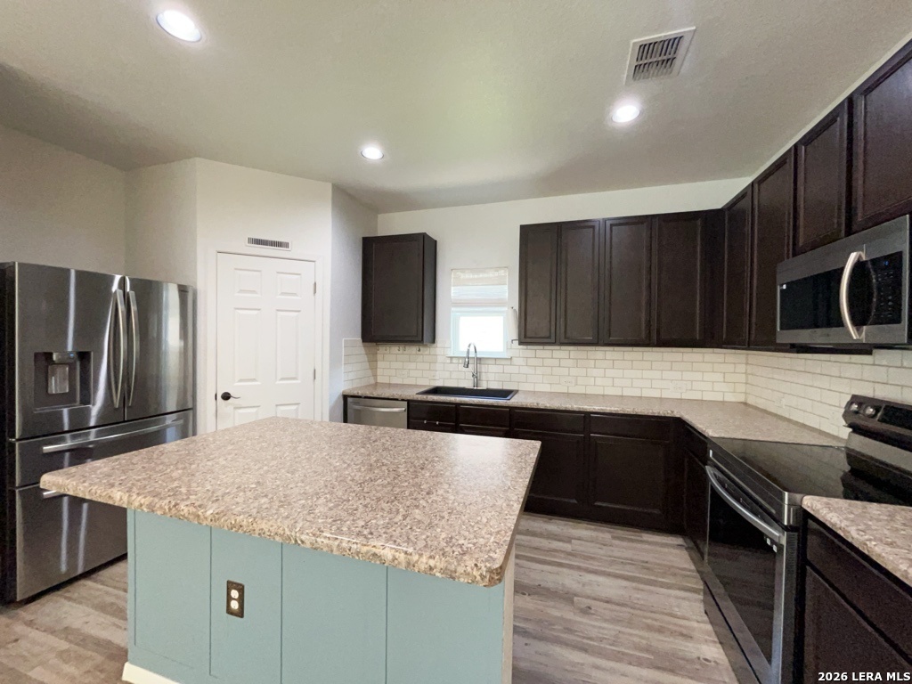 2431 Rainbow Basin Converse TX 78109