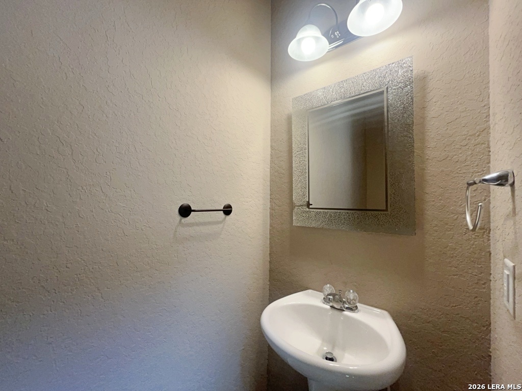 11838 Twin Oaks Path San Antonio TX 78254