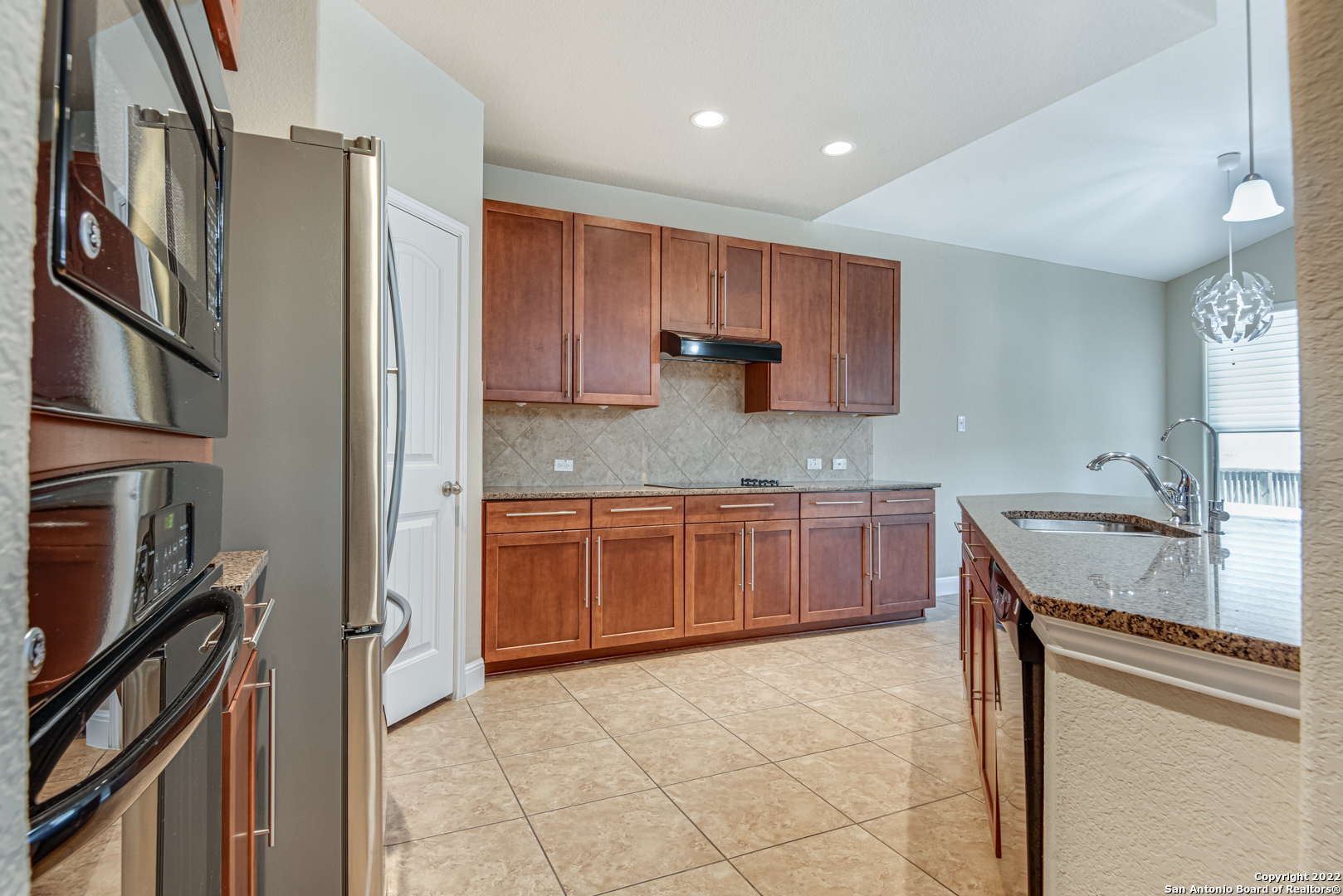 562 White Canyon San Antonio TX 78260