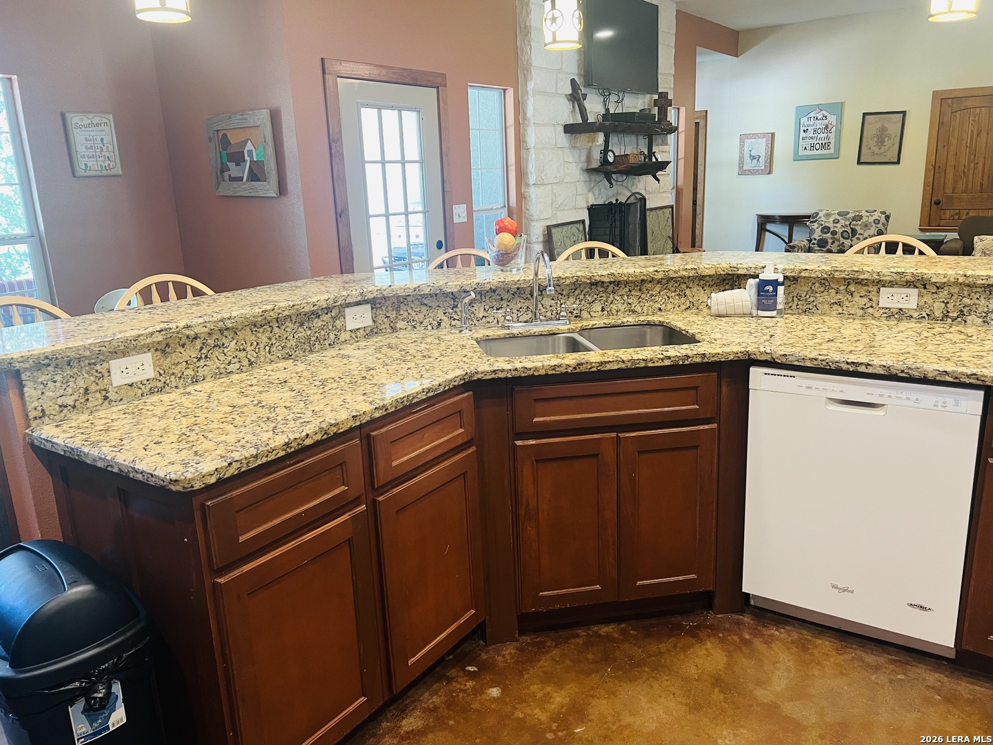 1184 Mountain Valley Concan TX 78838