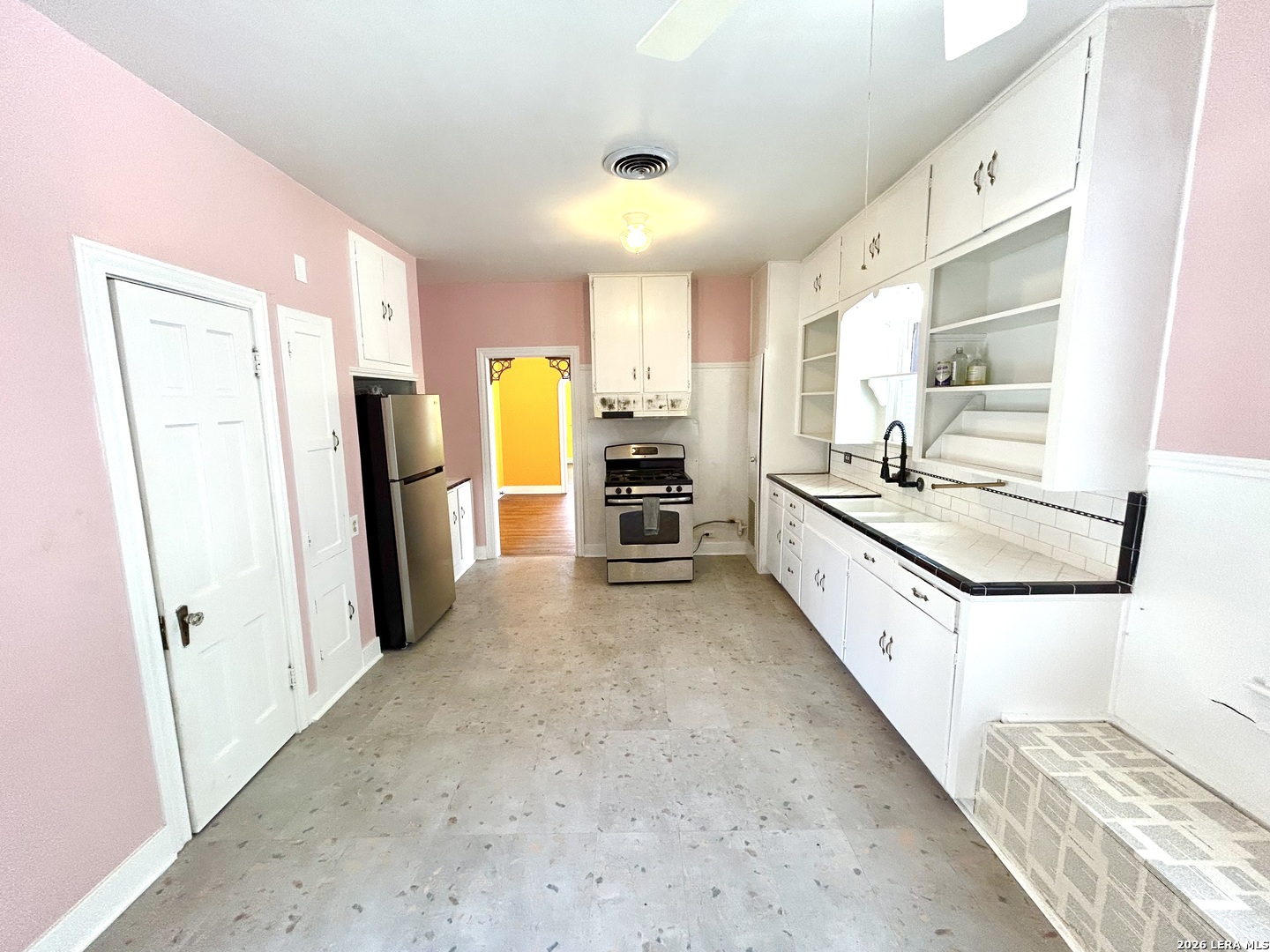 1627 Schley Avenue San Antonio TX 78210