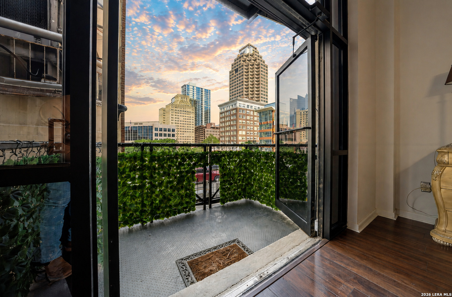 214 E Travis Street San Antonio TX 78205