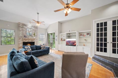 109 Trailcrest Hollywood Park TX 78232