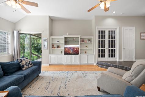109 Trailcrest Hollywood Park TX 78232