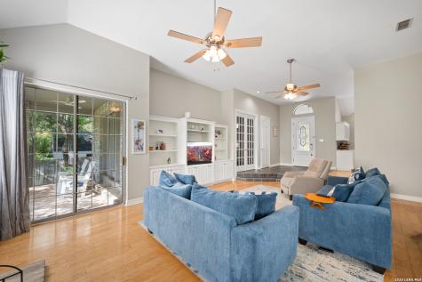 109 Trailcrest Hollywood Park TX 78232
