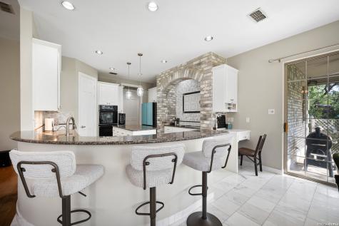 109 Trailcrest Hollywood Park TX 78232
