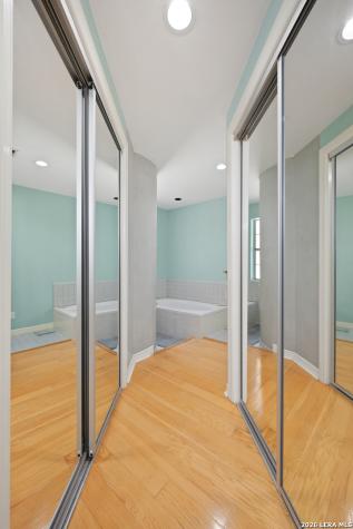 109 Trailcrest Hollywood Park TX 78232