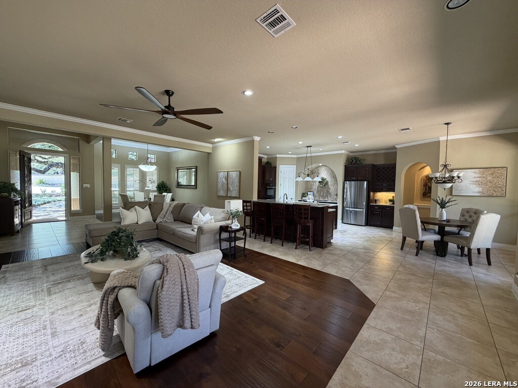 402 Cameron Circle San Antonio TX 78258