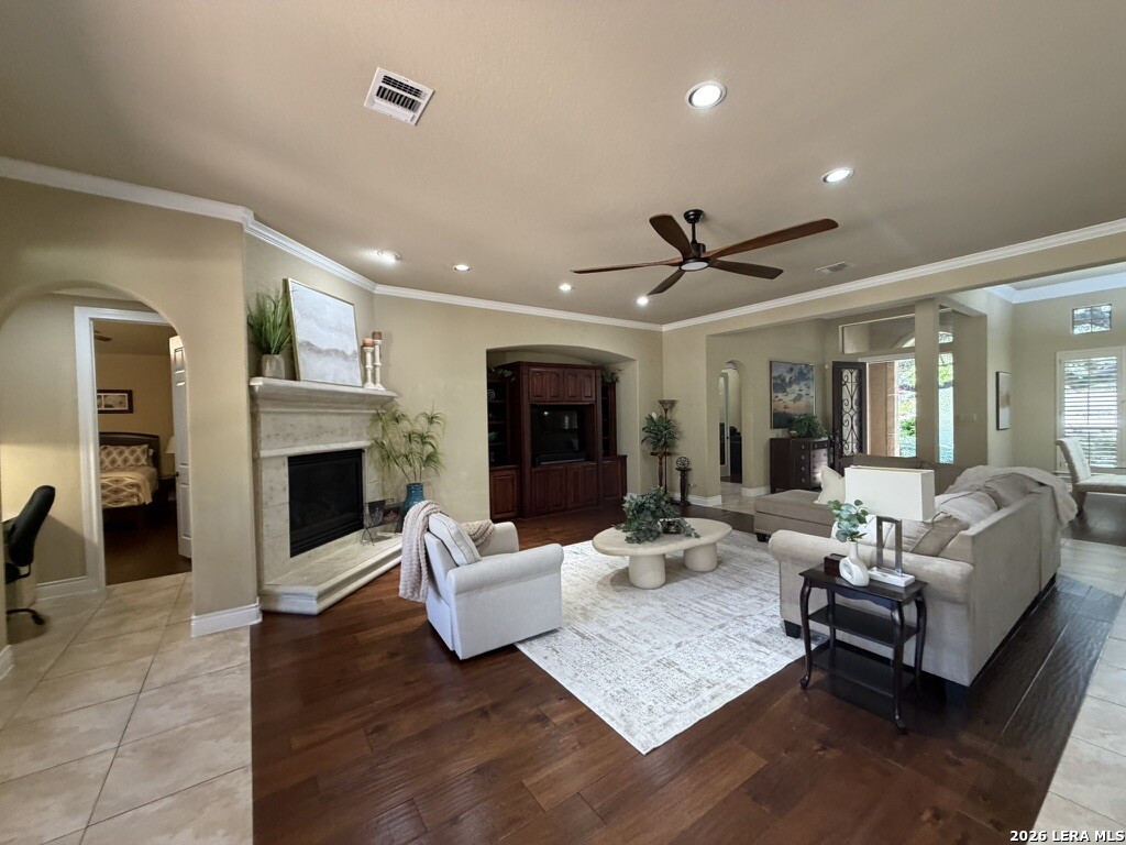 402 Cameron Circle San Antonio TX 78258