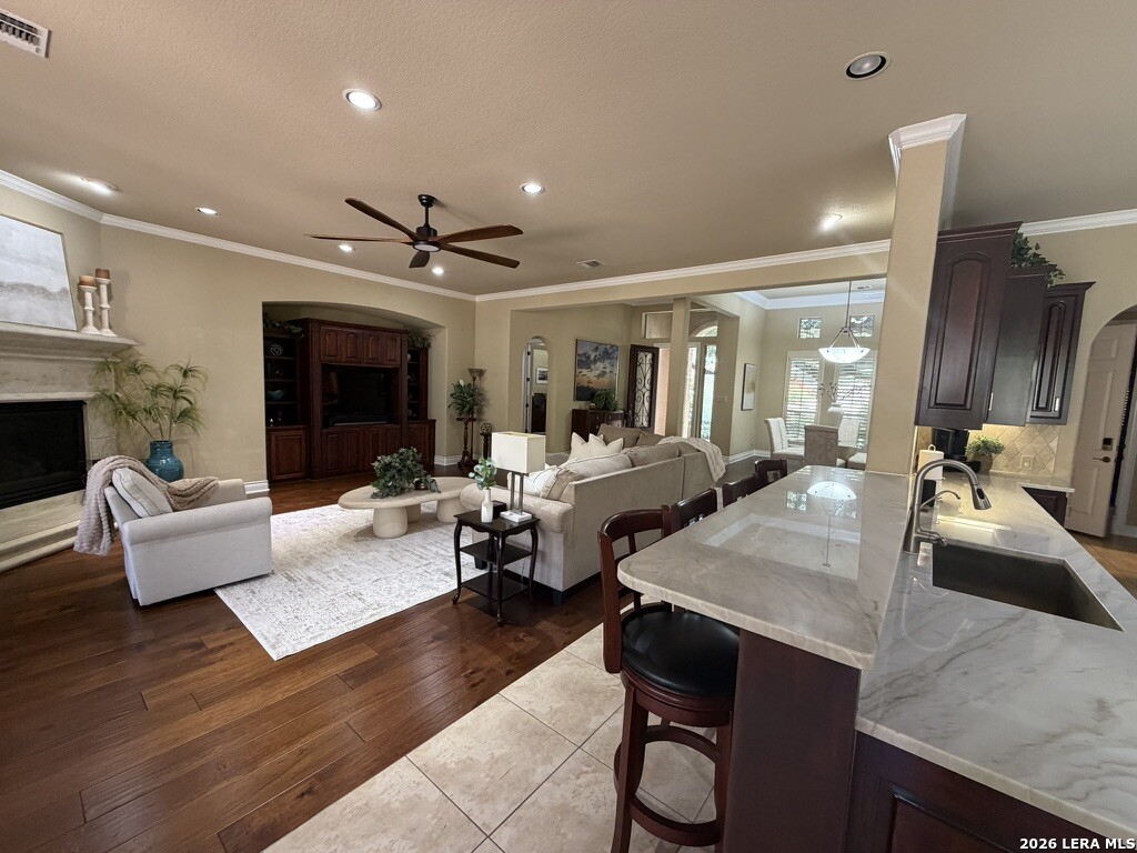 402 Cameron Circle San Antonio TX 78258