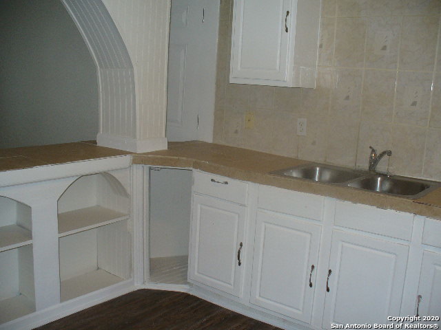 9031 Port Shire Drive San Antonio TX 78242