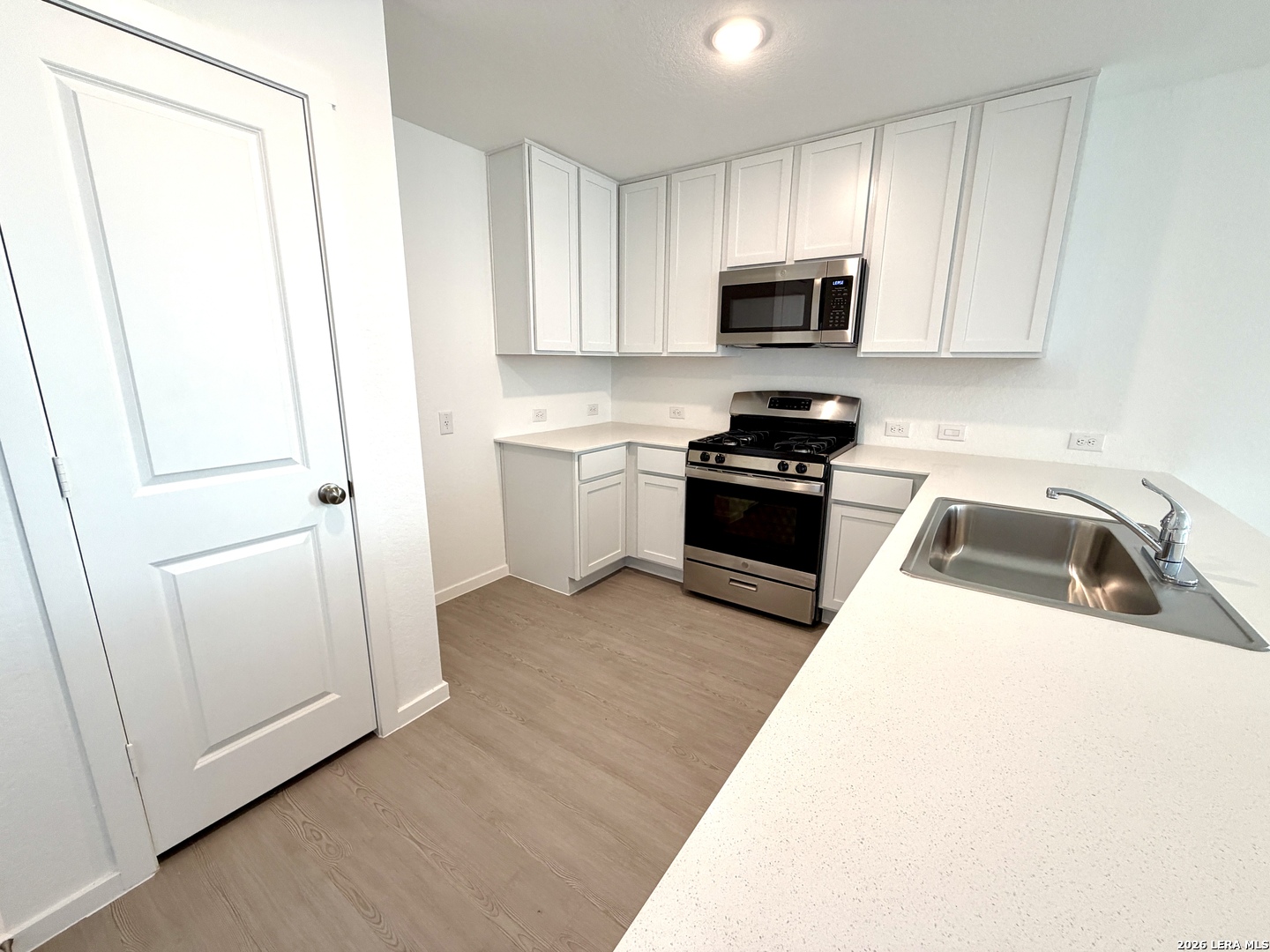 6824 Marble Ridge Elmendorf TX 78112