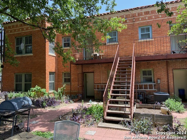 323 Carleton Court San Antonio TX 78212