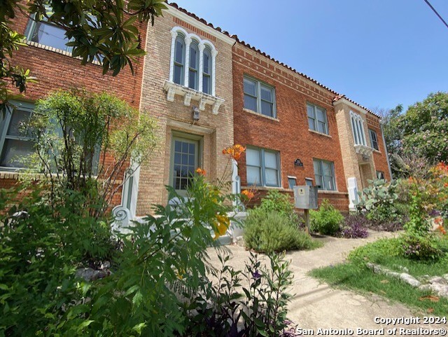 323 Carleton Court San Antonio TX 78212