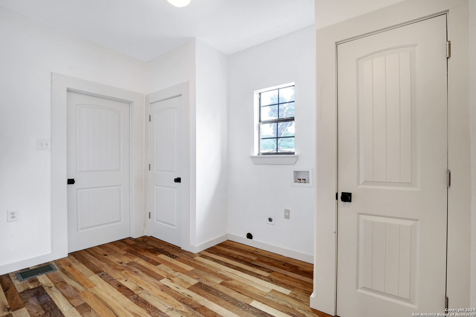 1613 N Olive Street San Antonio TX 78208