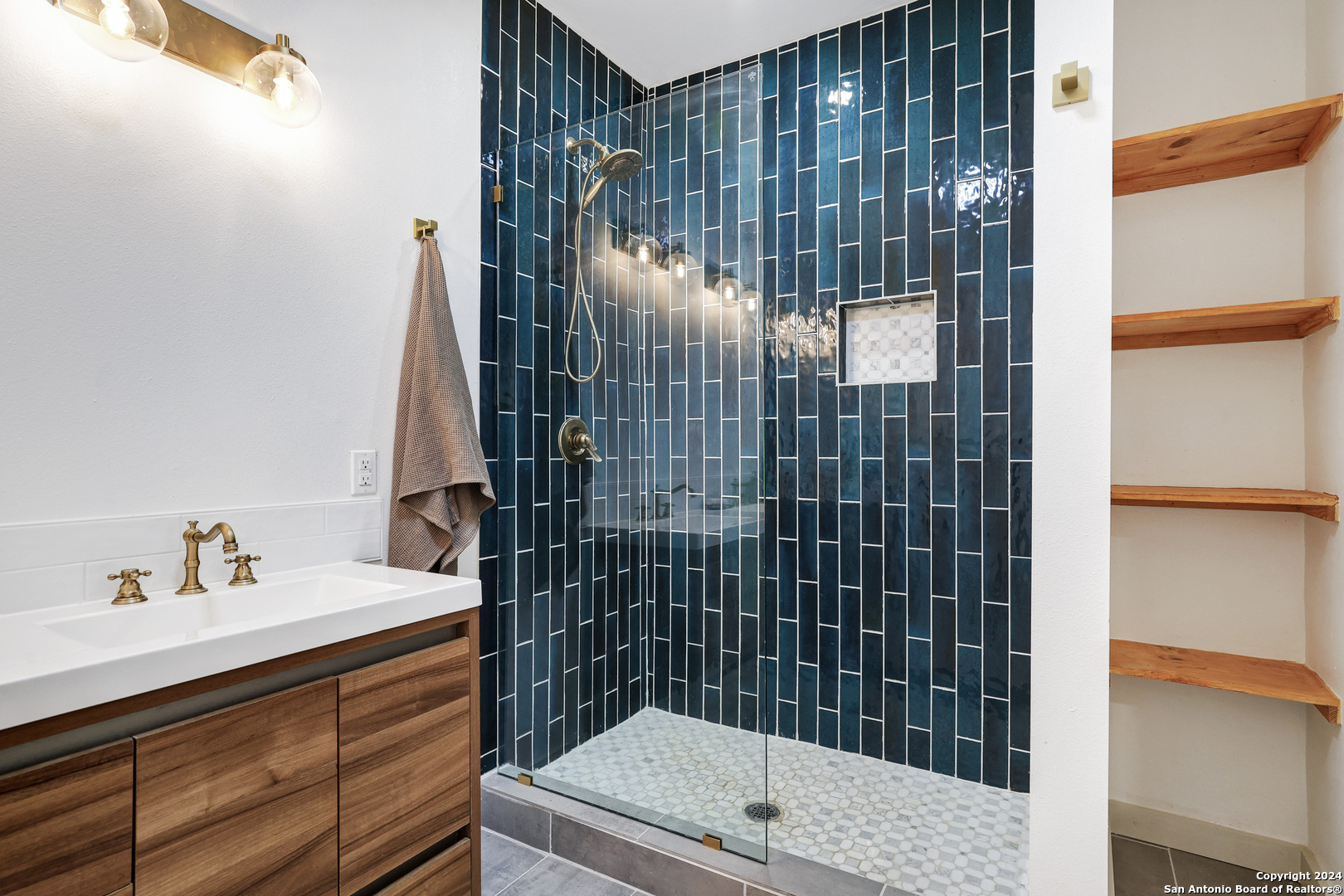 1613 N Olive Street San Antonio TX 78208