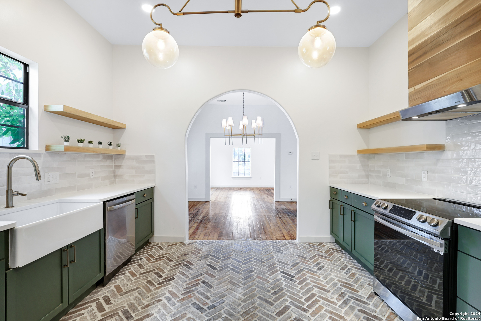 1613 N Olive Street San Antonio TX 78208