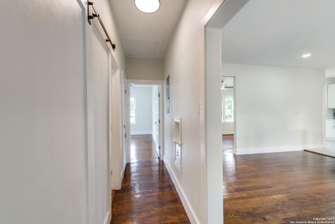2007 W Mistletoe Avenue San Antonio TX 78201