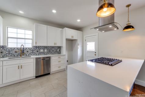 2007 W Mistletoe Avenue San Antonio TX 78201