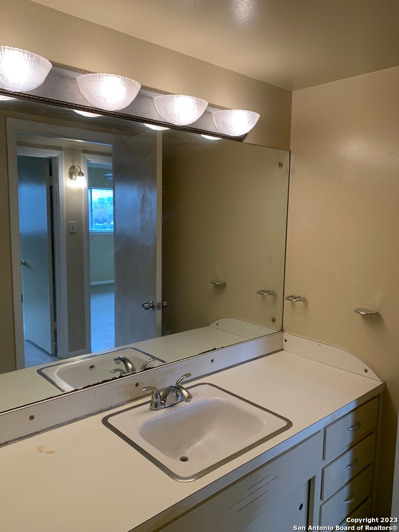 359 Waxwood Lane San Antonio TX 78216