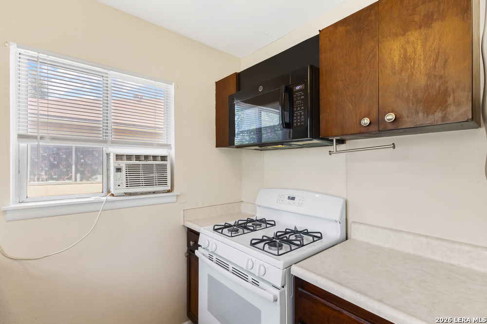 4318 Sun Gate Street San Antonio TX 78217