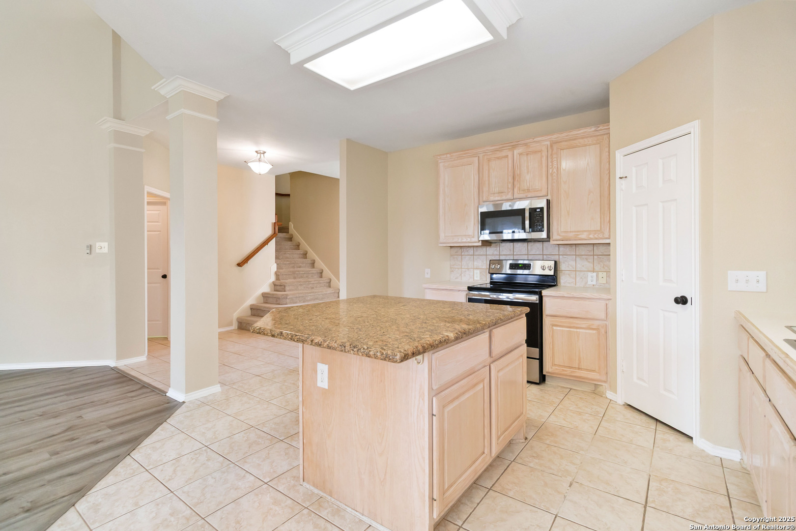 18611 Surreywood San Antonio TX 78258