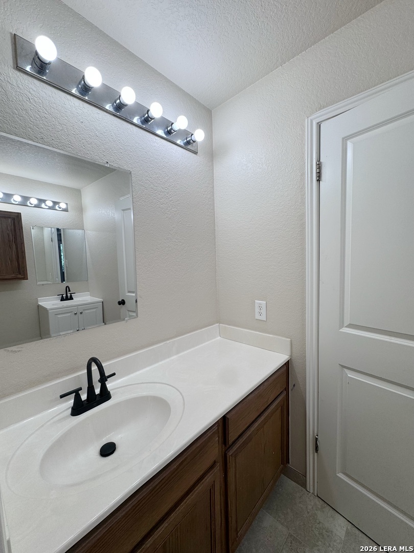 16 Pembroke Court San Antonio TX 78240