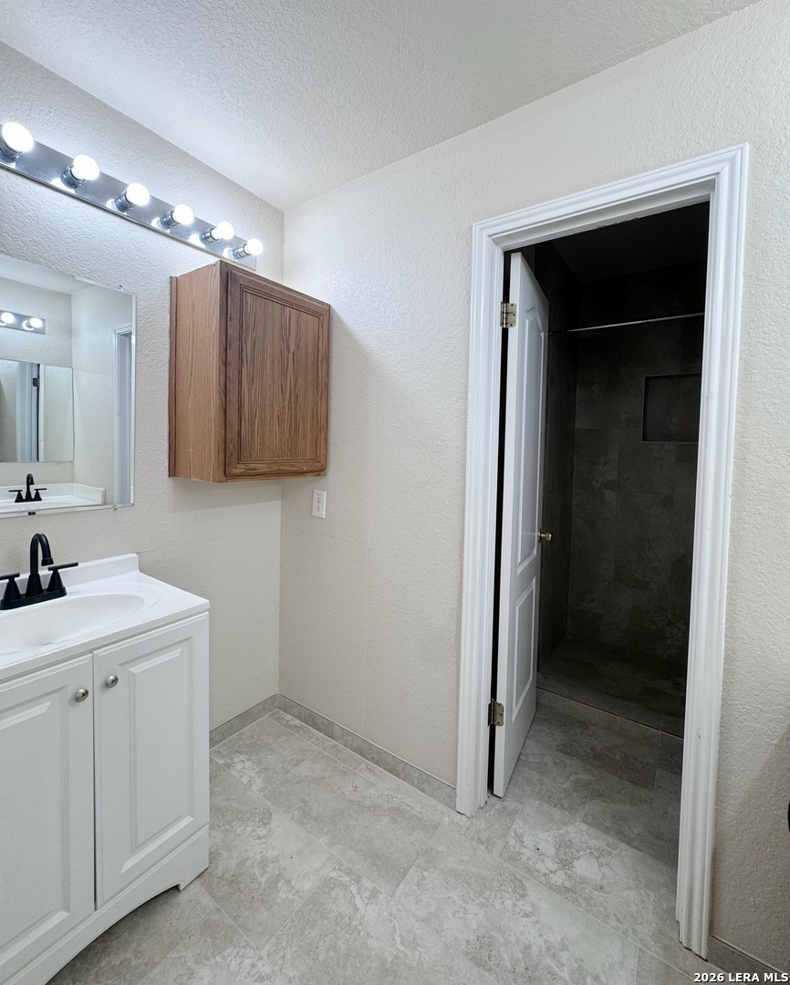 16 Pembroke Court San Antonio TX 78240
