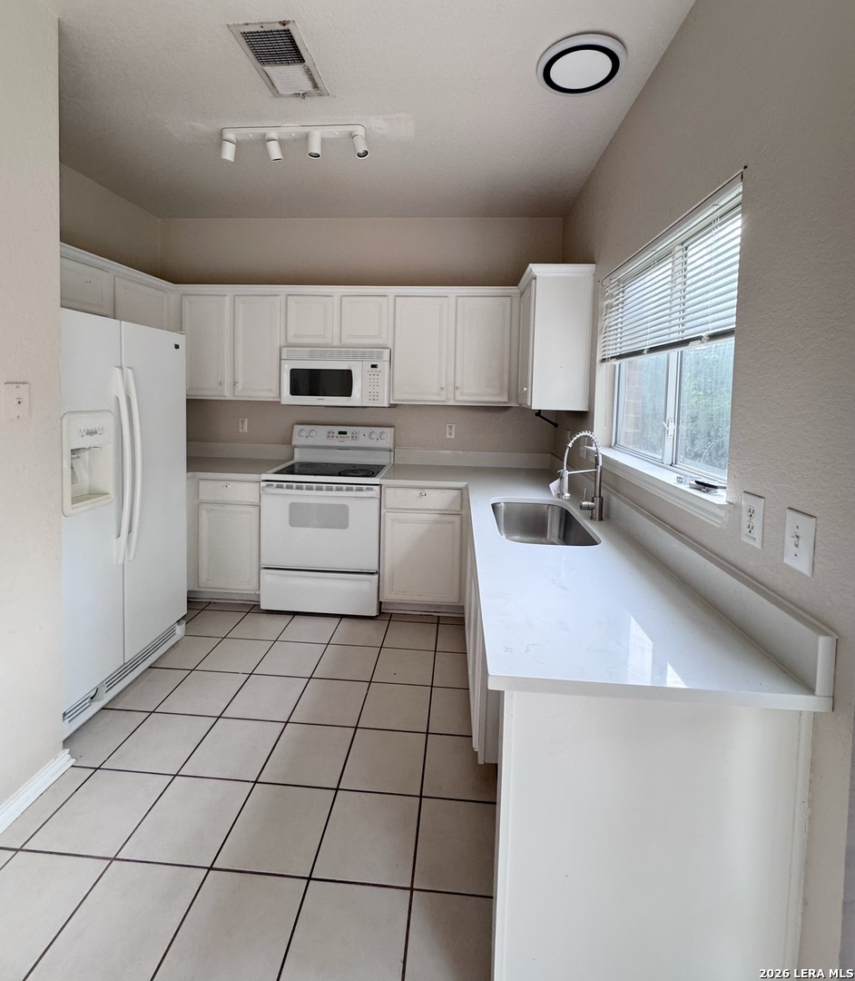 16 Pembroke Court San Antonio TX 78240