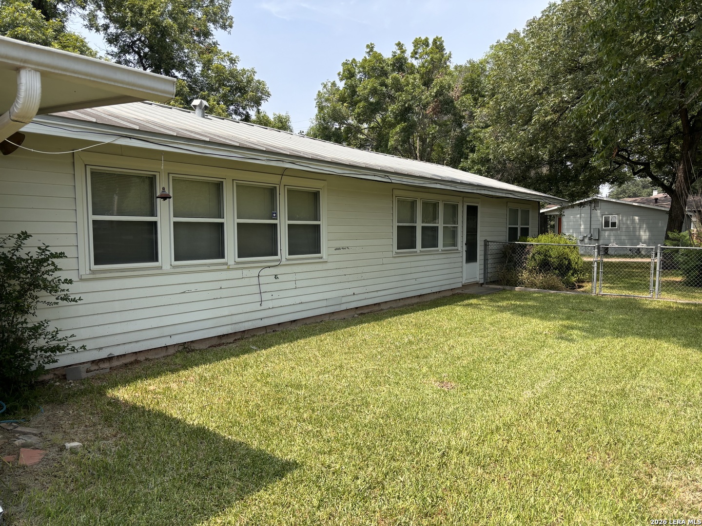 123 W Anglin Uvalde TX 78801