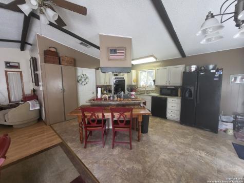 108 Oak Crest Canyon Lake TX 78133