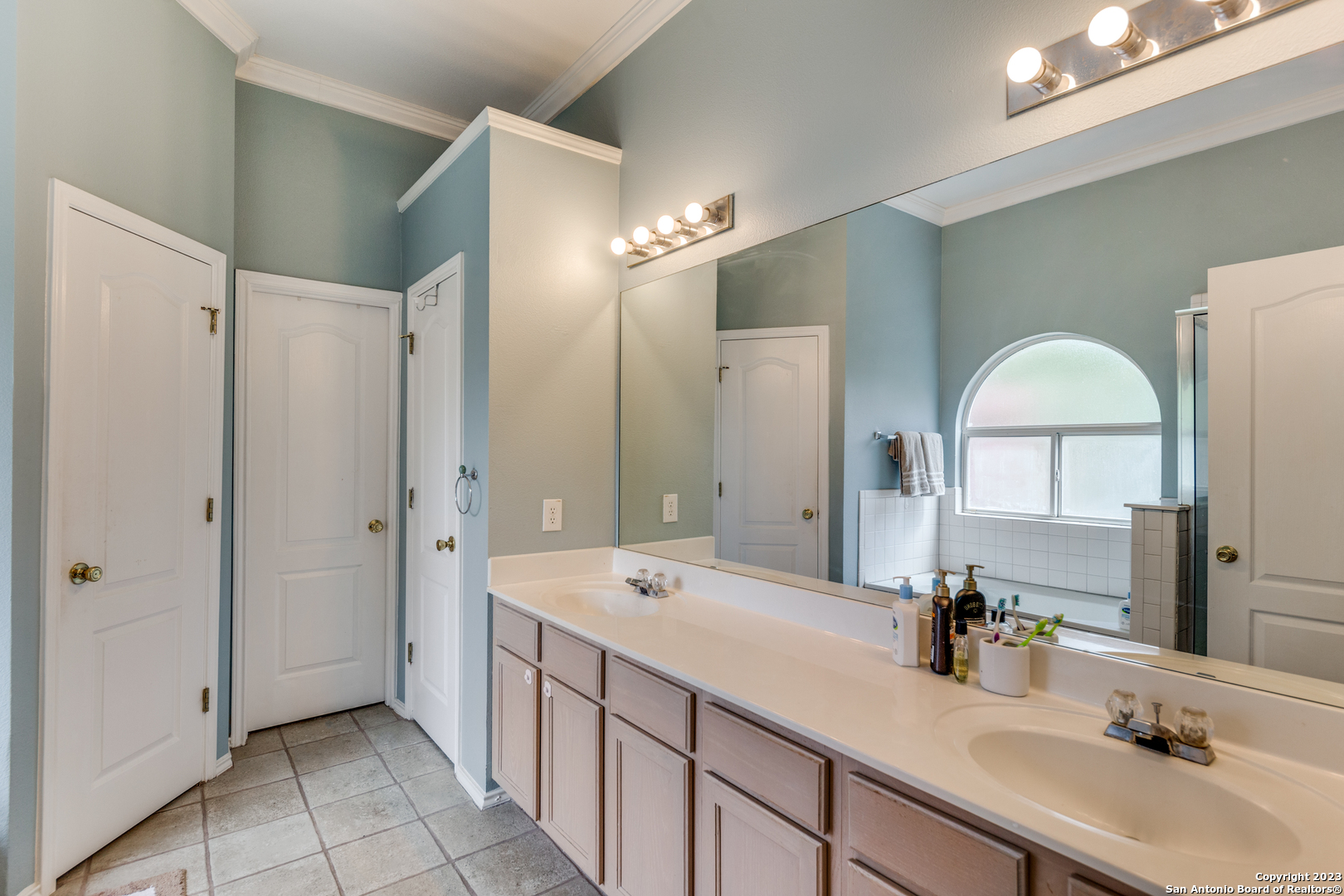 6046 Wood San Antonio TX 78249