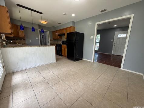 3730 La Sabre San Antonio TX 78218
