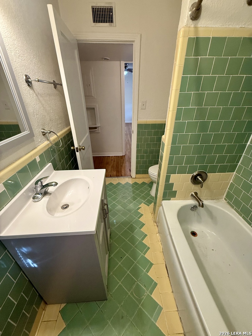 215 Deerwood Drive San Antonio TX 78209