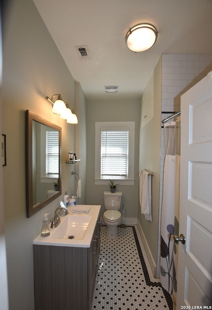 1630 W Craig San Antonio TX 78201