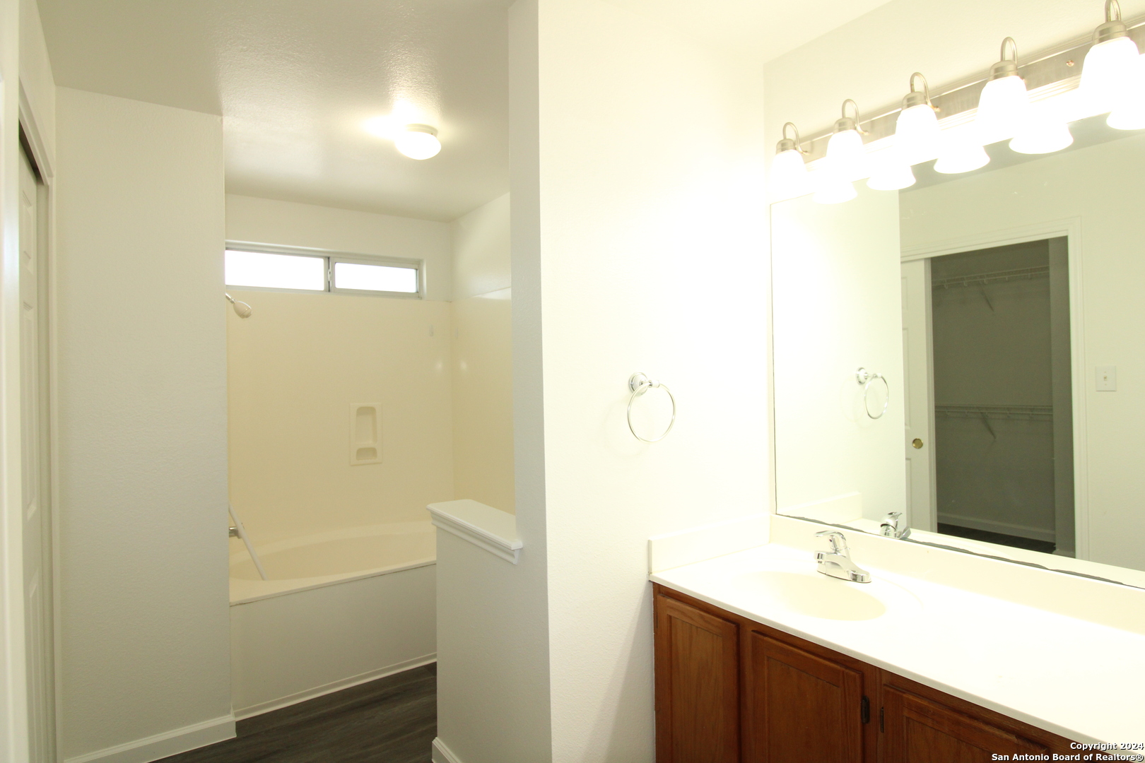 9114 Meadow Springs Universal City TX 78148