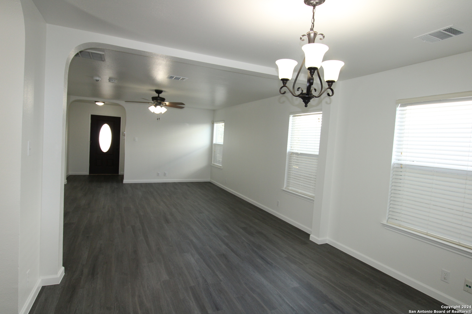 9114 Meadow Springs Universal City TX 78148