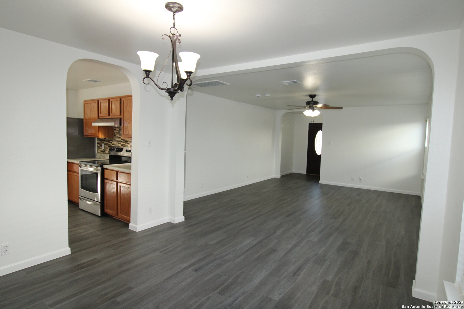 9114 Meadow Springs Universal City TX 78148
