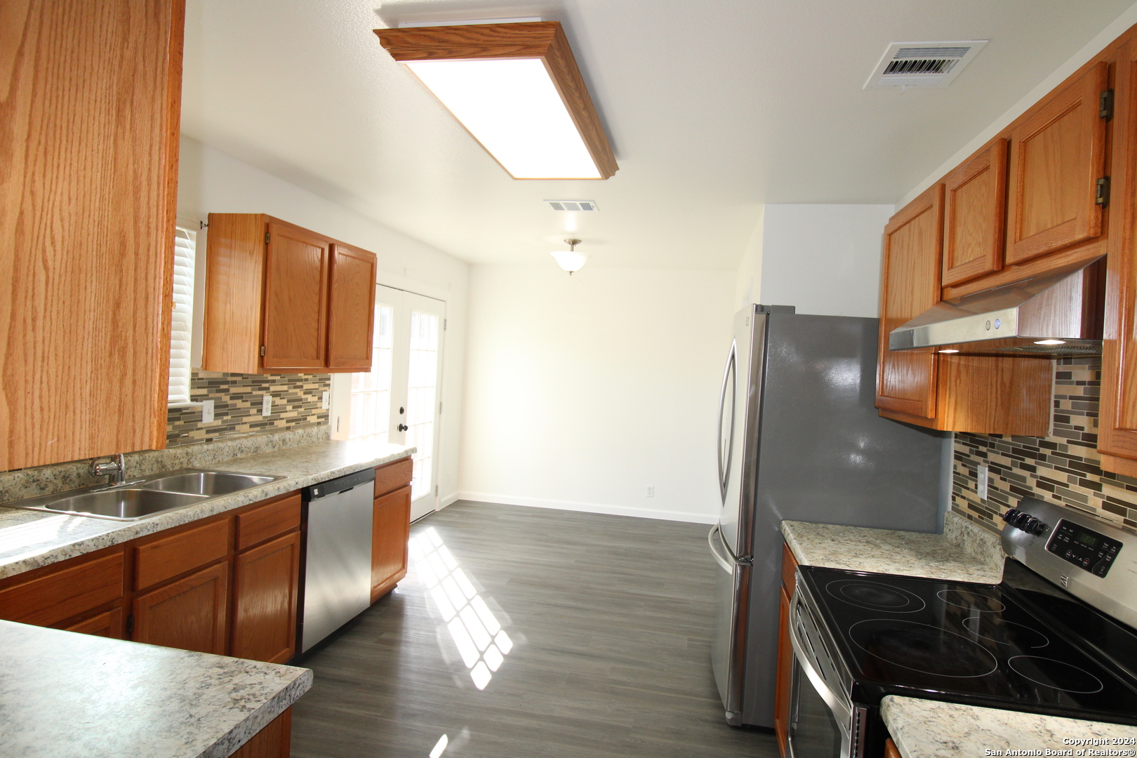 9114 Meadow Springs Universal City TX 78148