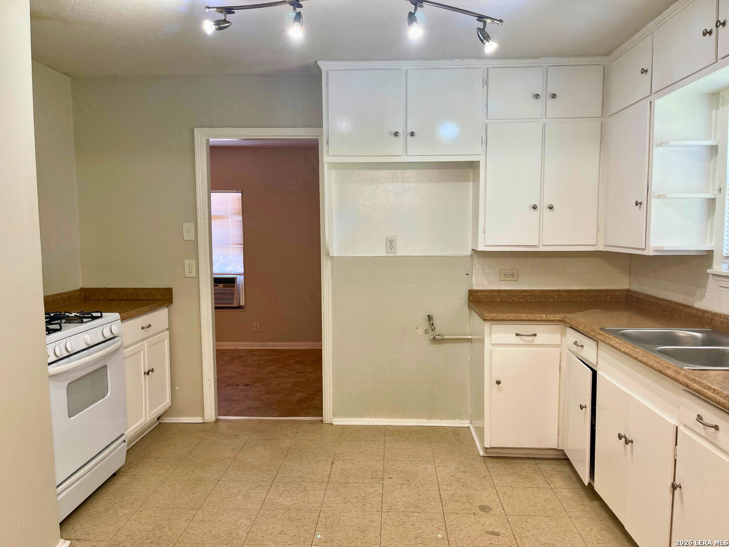 102 Shrine Avenue San Antonio TX 78221