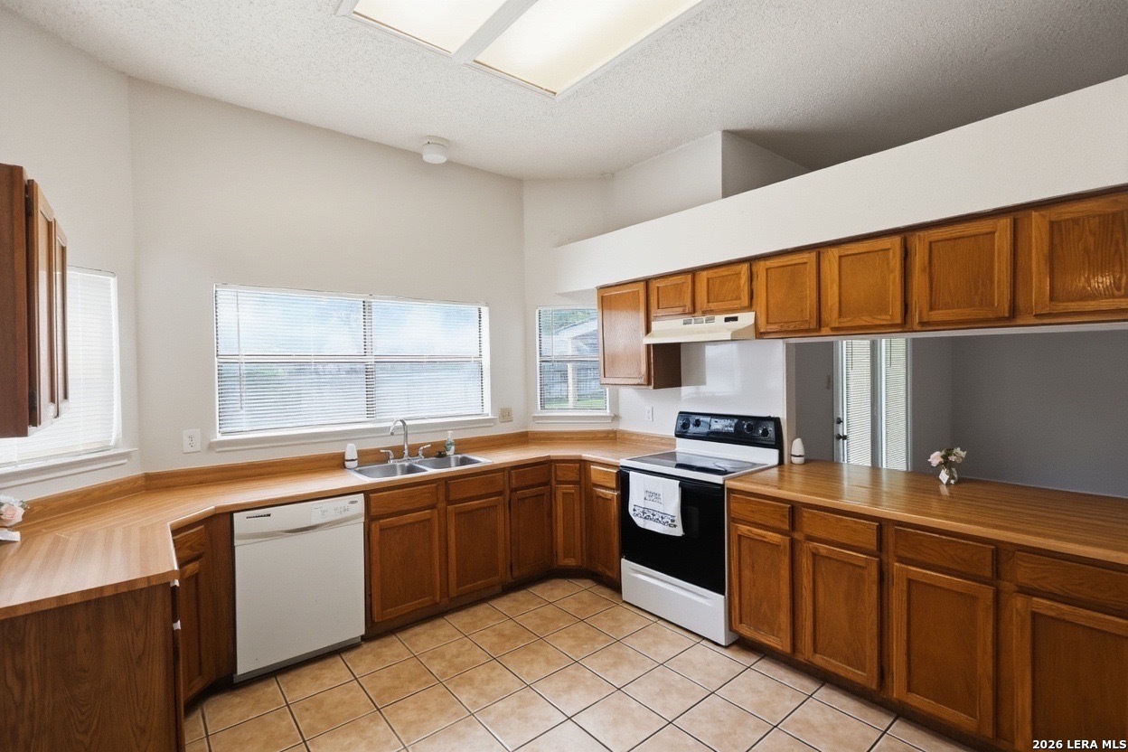 227 Burlington Drive San Antonio TX 78245