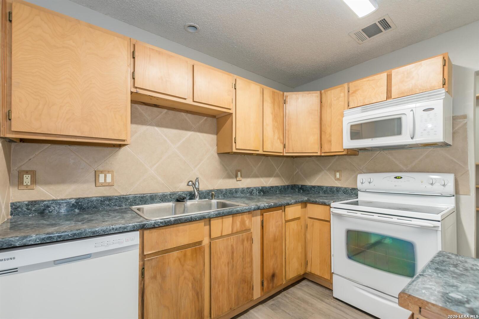 3518 Stoney Bluff San Antonio TX 78247