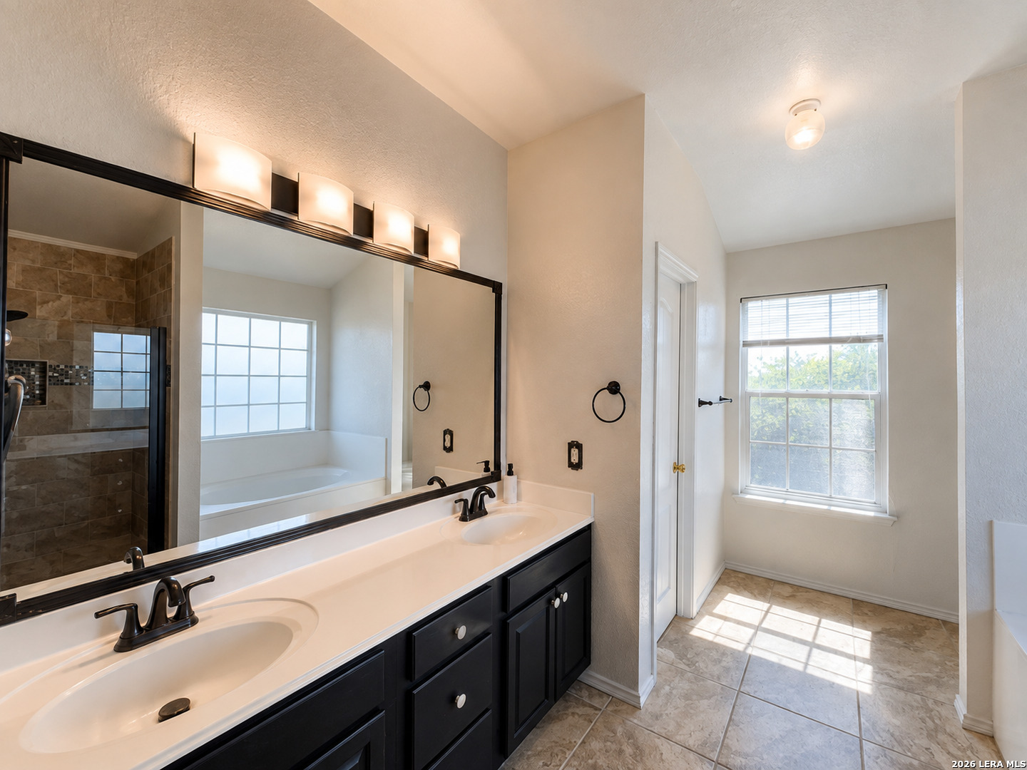 13358 Tusayan Universal City TX 78148
